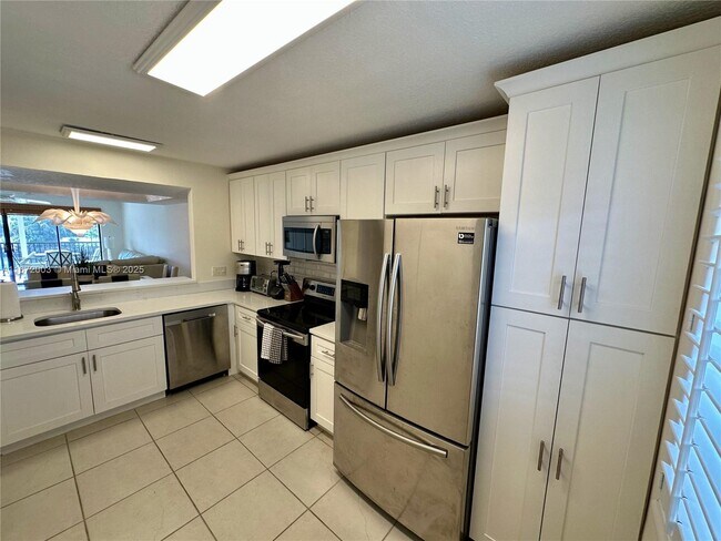 Building Photo - 240 Captains Walk