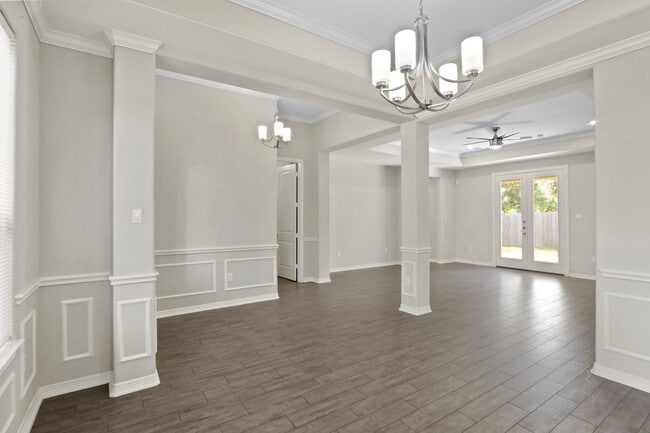 Building Photo - 2803 Vega St