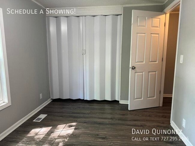 Building Photo - 116 Primrose Ln