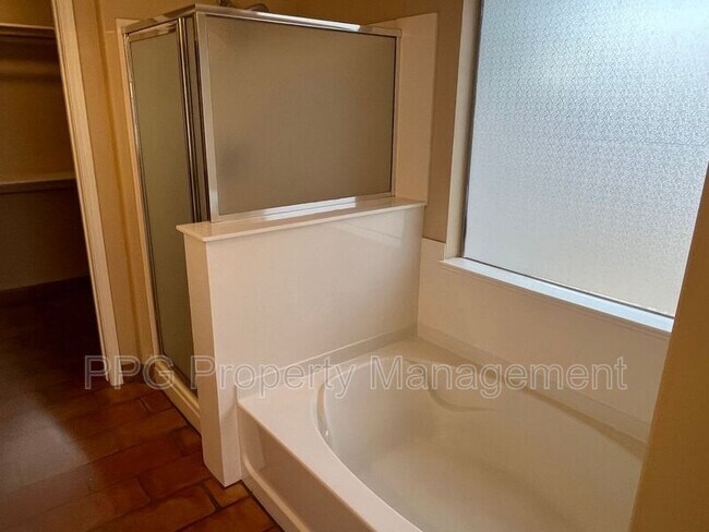 Building Photo - 14930 N Gil Balcome Ct