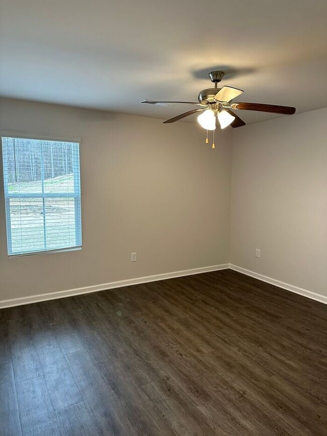Building Photo - Available Now! Spacious 4-Bedroom, 2-Bath Home in Kilpatrick Landing