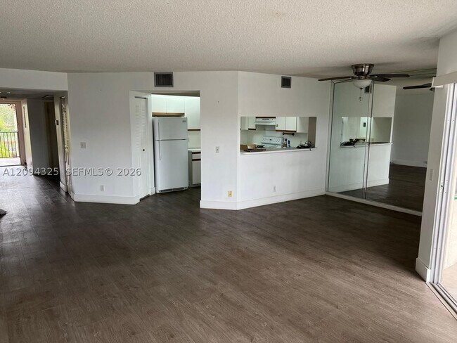 Building Photo - 1000 SW 128th Terrace