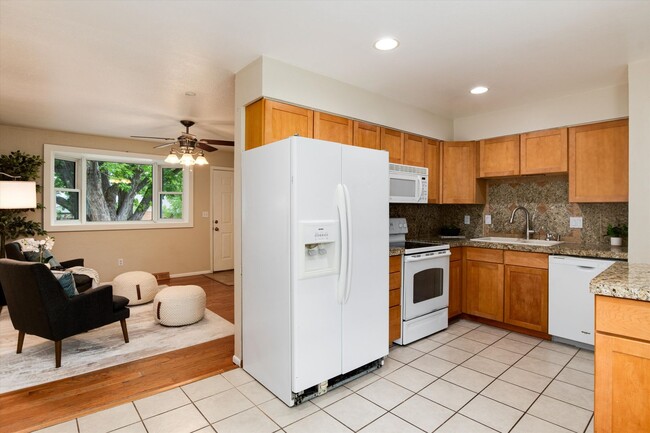 Building Photo - Awesome Littleton Ranch Home
