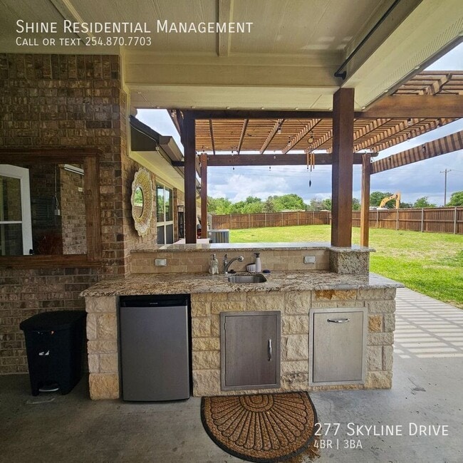 Building Photo - 277 Skyline Dr