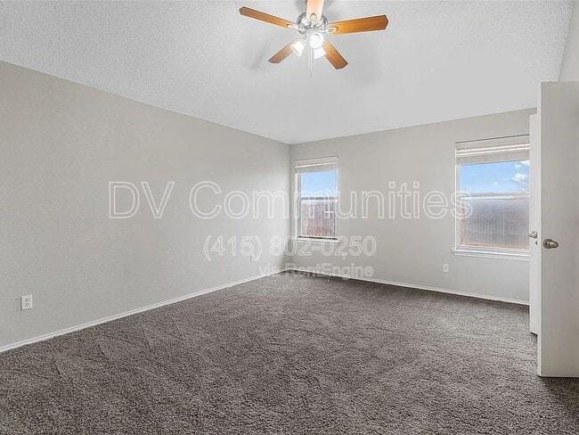 Building Photo - 824 Bridle Trail