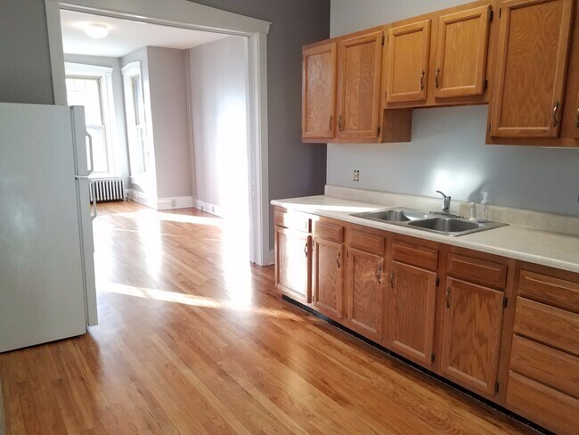 Building Photo - 301 S Broad St