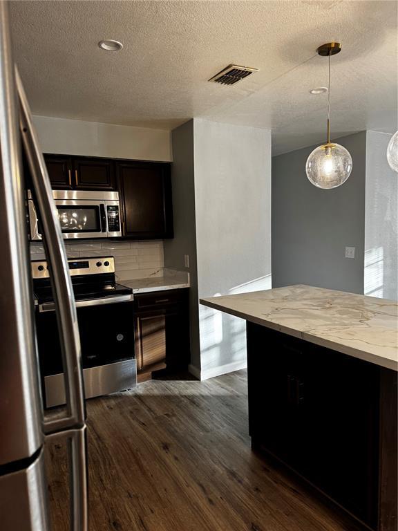 Building Photo - 409 Fern Rd