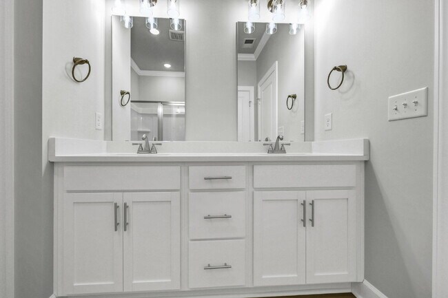 Building Photo - Brand-New 4BR Home in Prime Columbia Location!