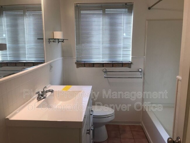 Building Photo - 750 S Canosa Ct