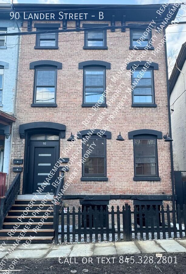 Primary Photo - Beautiful newly updated 2-Bedroom Apt B