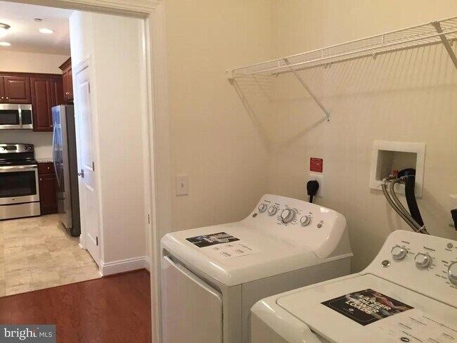 Building Photo - 131 Gilpin Dr