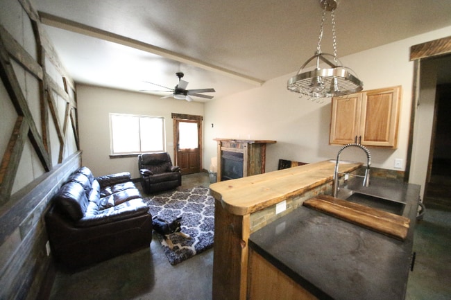 Building Photo - 751 Sun Pillar Loop