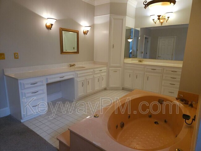 Building Photo - 954 Windmill Ln