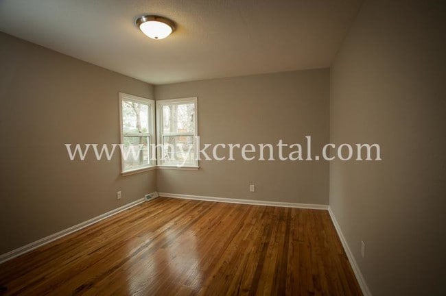 Building Photo - 4944 Juniper Dr