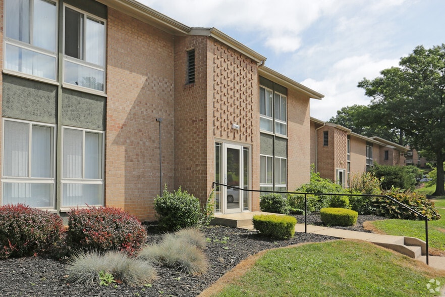 York Apartments 2000 Maplewood Dr York PA 17403 Apartment Finder