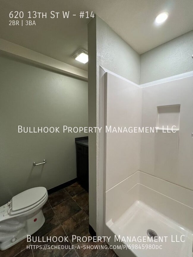 Building Photo - 620 13th St W
