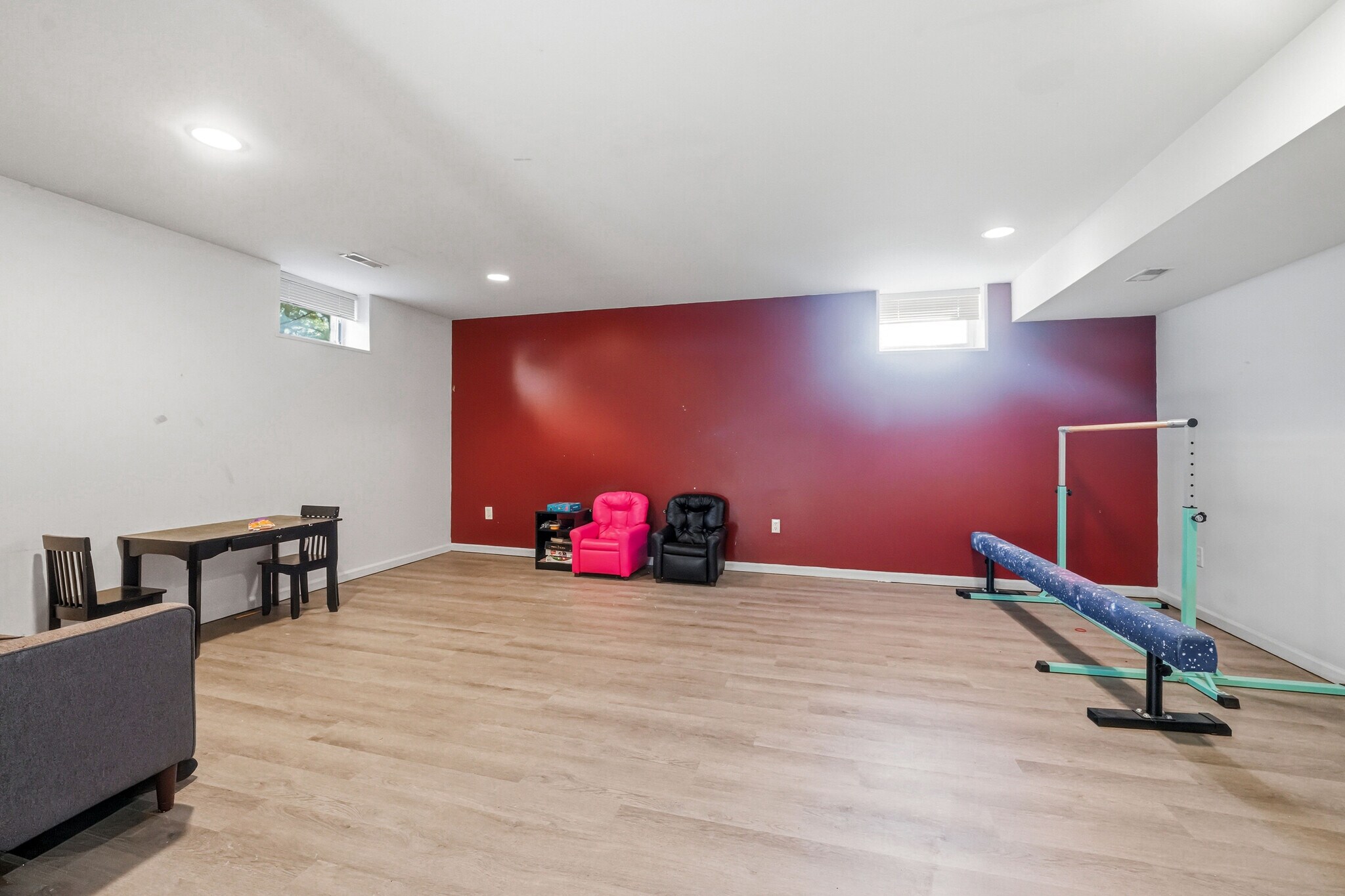 Building Photo - 327 Allens Ln