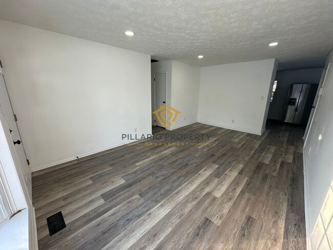 Building Photo - Spacious & Updated 4BR/2BA Home Near Holliday Park — Move-In Ready!