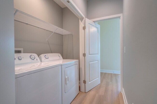 Building Photo - The Summit Townhome Community In Blacksburg