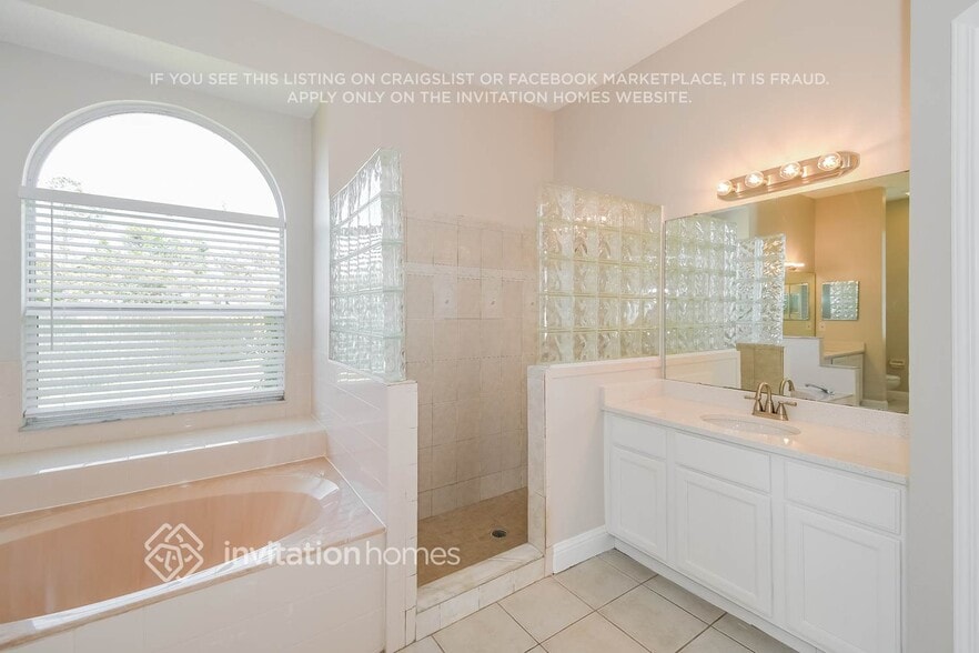 Building Photo - 13129 Tamarisk Ct