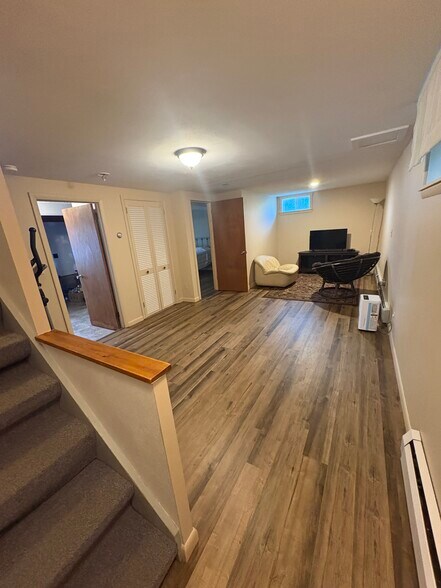Family room - 132 Piper Rd