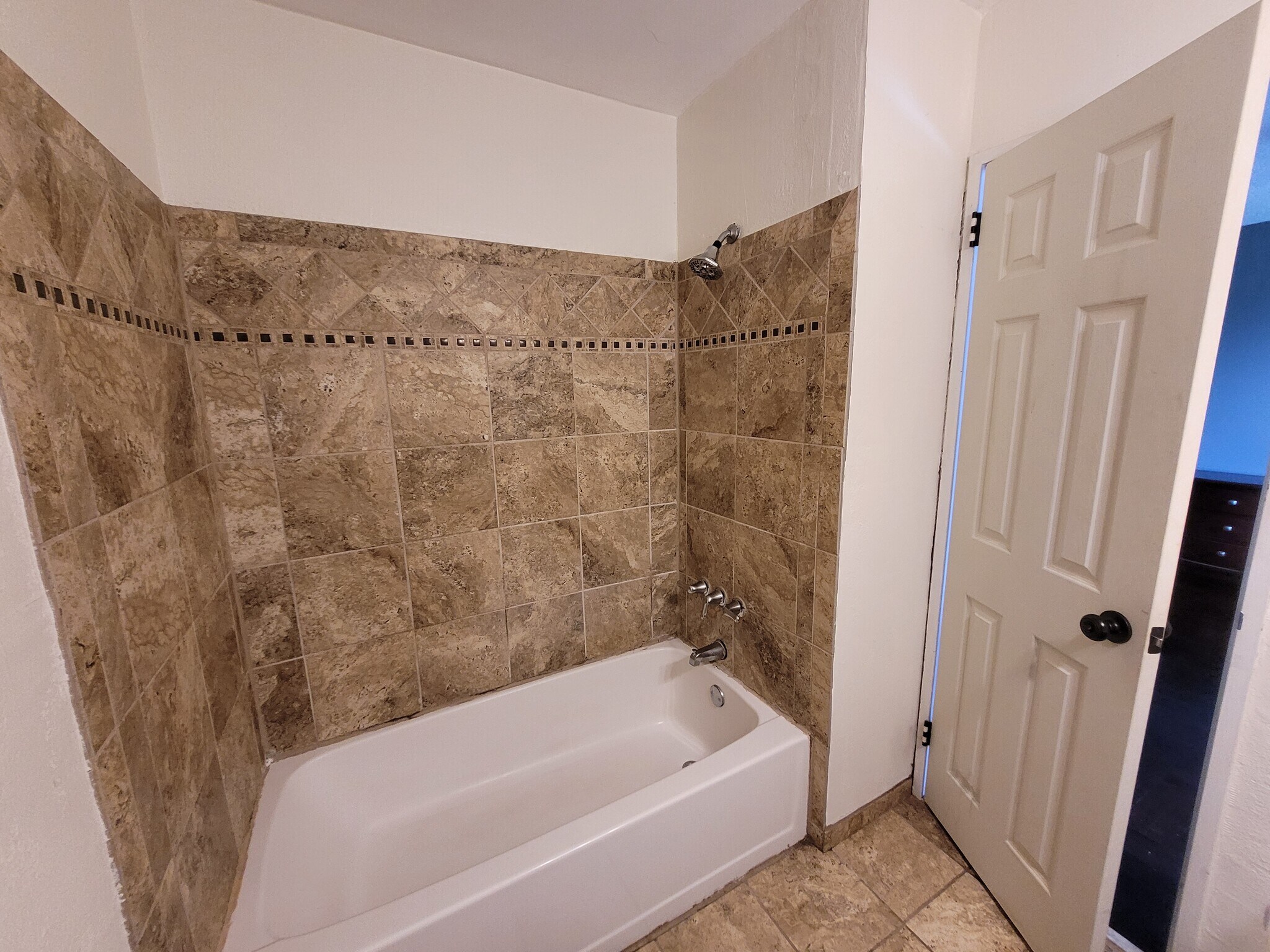 Master Bathroom - 2965 Pharr Court South NW