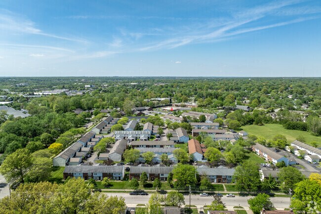 Aerial Photo - Cross Country Townhomes