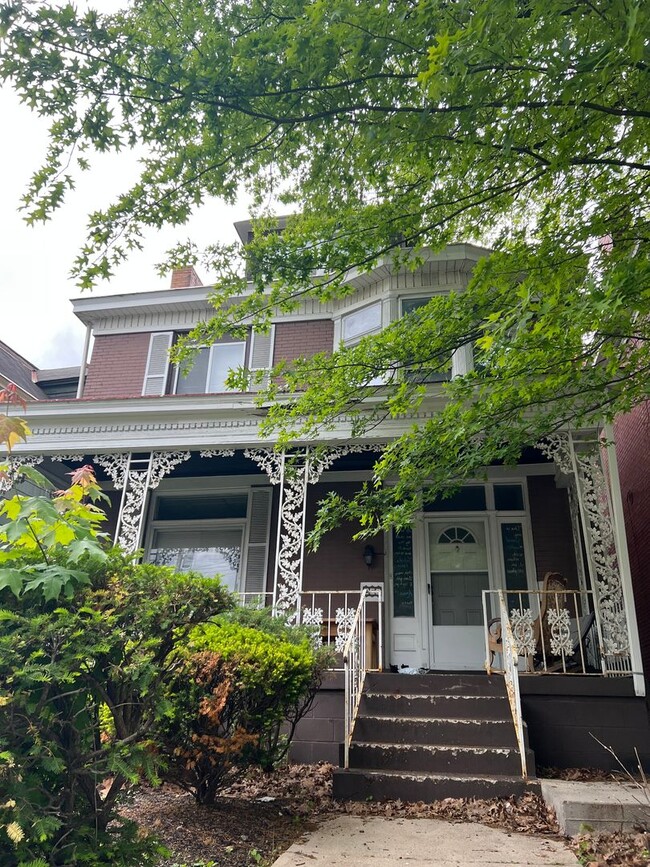 Building Photo - 353 Melwood Ave