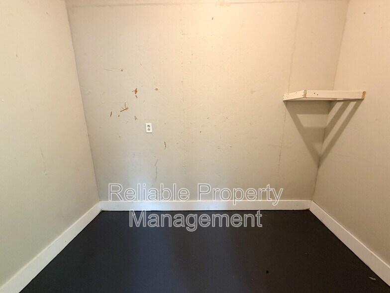 Building Photo - 7048 NC-210
