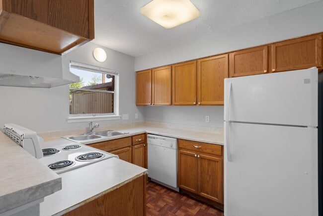 Building Photo - 5800 Belmoor Dr