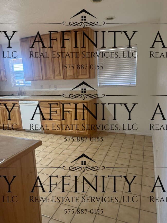 Building Photo - 3 bedroom home