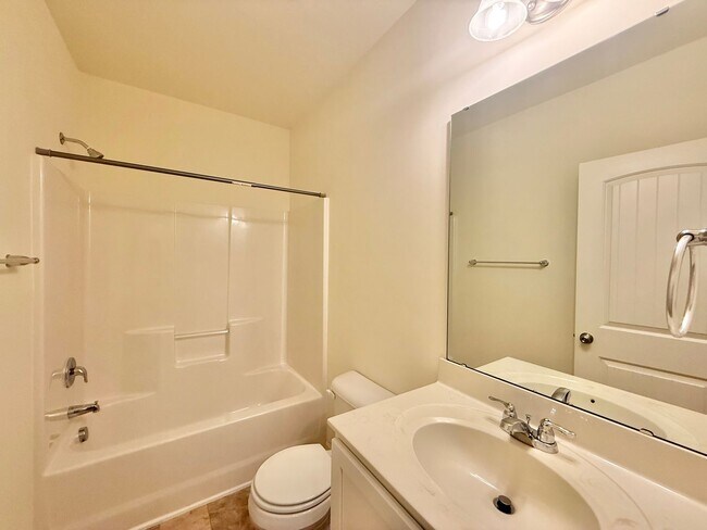 Building Photo - Spacious 3BD, 3.5BA Clayton Townhome with a Large Bonus Space Downstairs and Easy Access to Highways