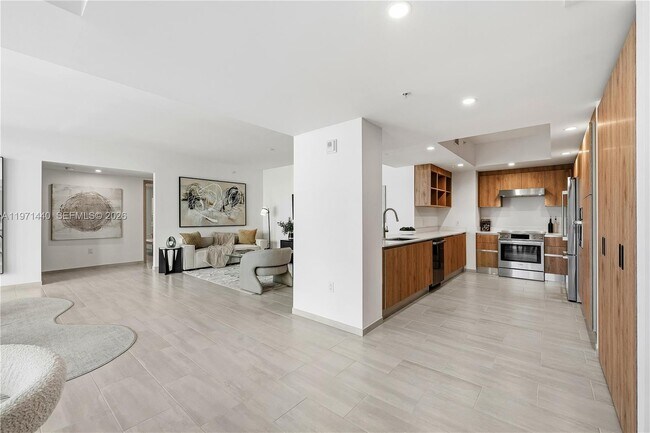 Building Photo - 10281 W Bay Harbor Dr