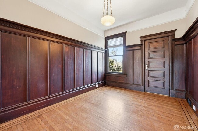 Building Photo - 1529 Hampshire St