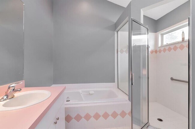 Building Photo - 314 Fountainview Cir