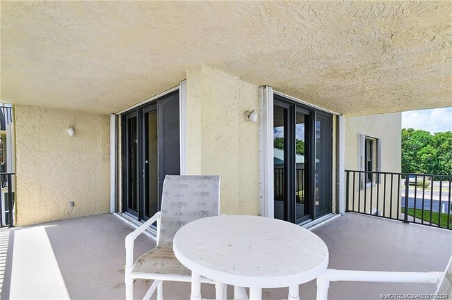 Primary Photo - 7380 S Ocean Dr