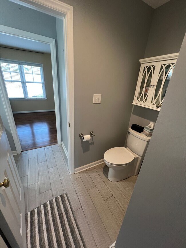 Building Photo - 3 Bed 2.5 Bath Townhome In Governors' Village