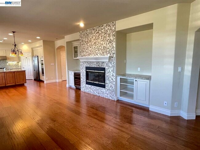 Building Photo - 9332 Mediar Dr