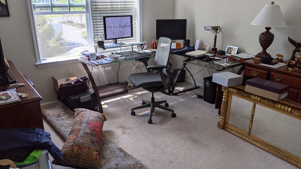 Building Photo - 627 Timberlake Dr