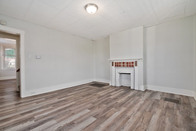 Building Photo - 523 Edgewood Ave