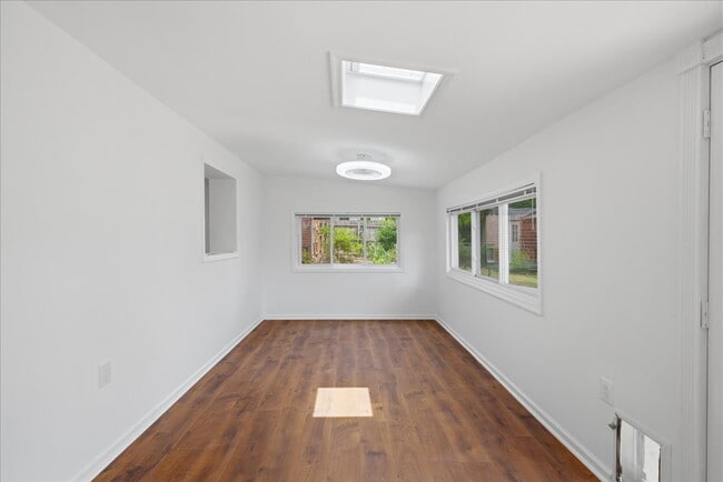Building Photo - Charming Split-Level Home in the Heart of Alexandria