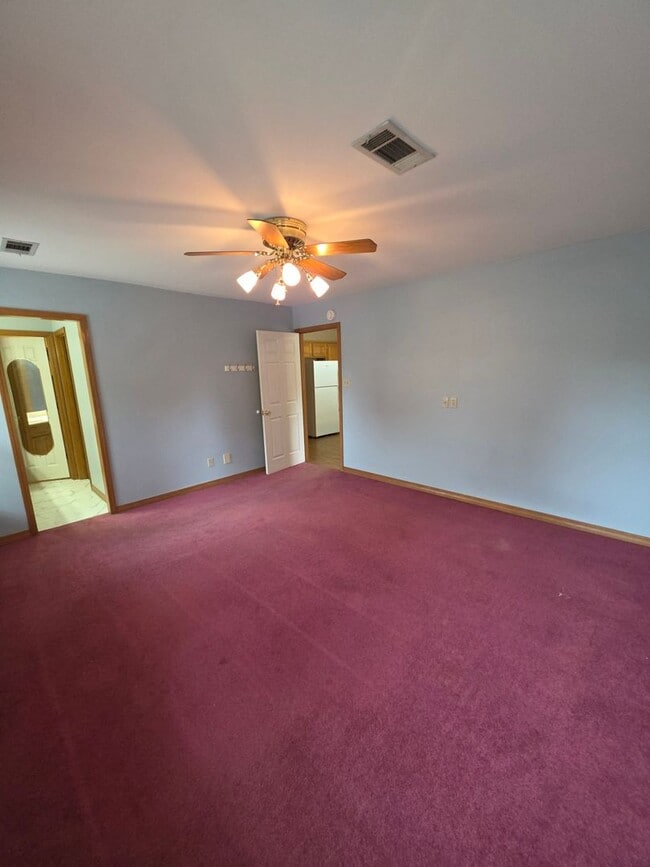 Building Photo - 801 S Phoenix Ave