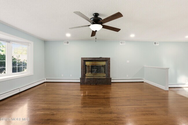 Building Photo - 601 Duchess Ct