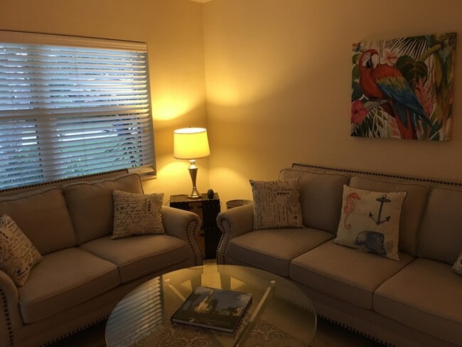 Building Photo - 1700 NW 36th Ct