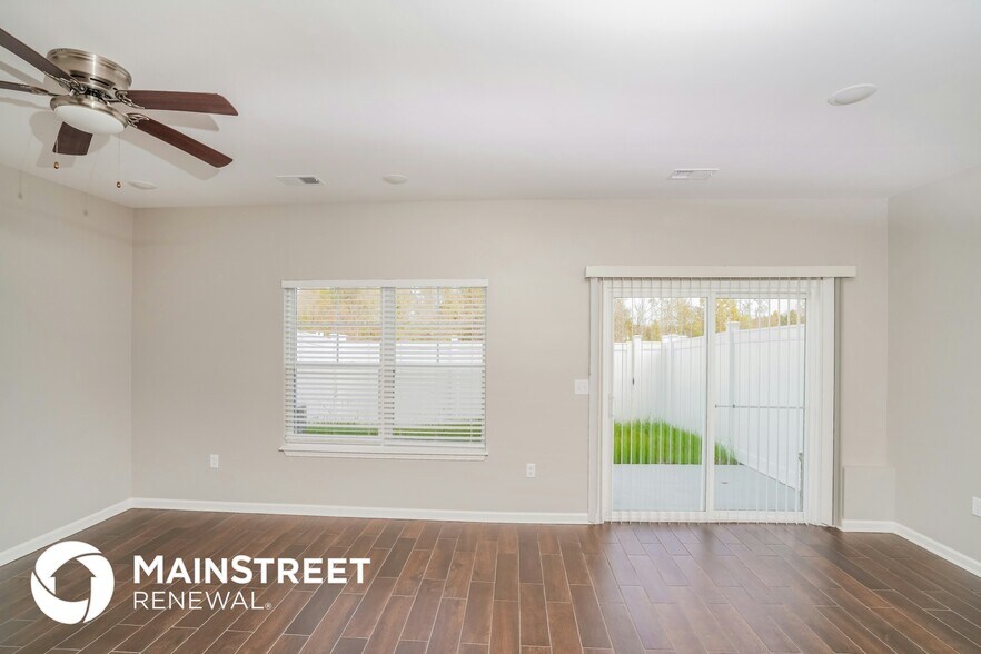 Building Photo - 2115 Paddle Wheel Dr