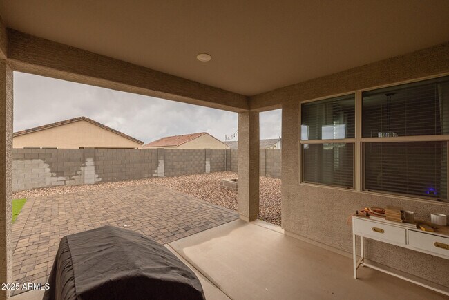 Building Photo - 36810 N Camarillo Dr