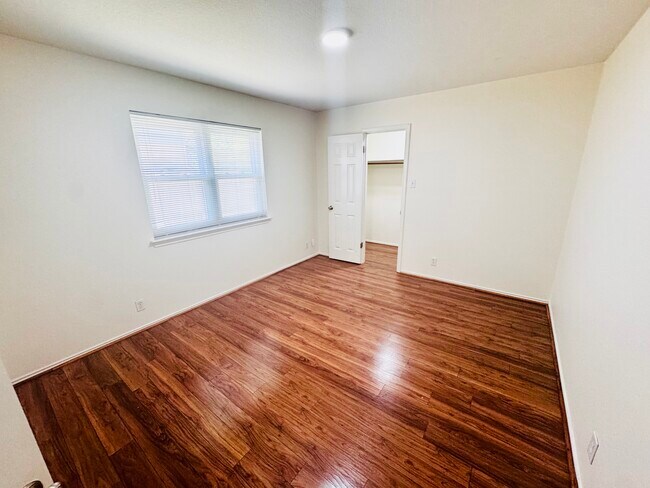 Building Photo - 1731 Warwick Way