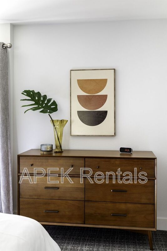 Building Photo - 1050 Ramon Rd