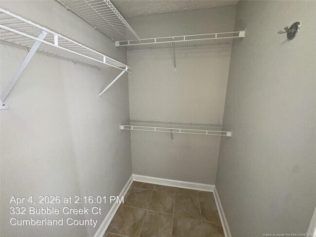 Building Photo - 332 Bubble Creek Ct