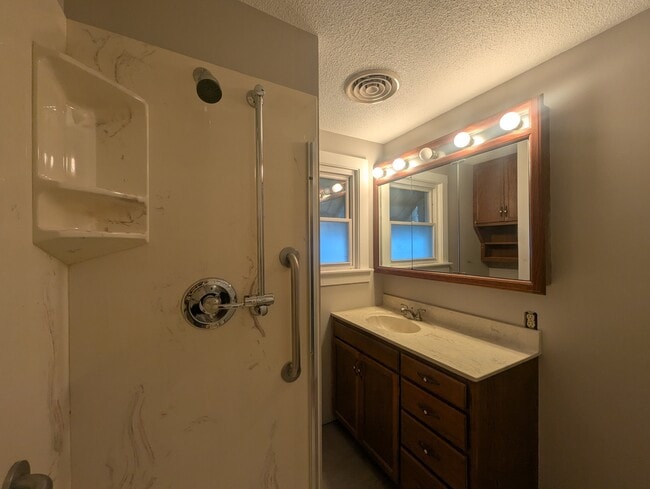 Building Photo - 1713 W Church St